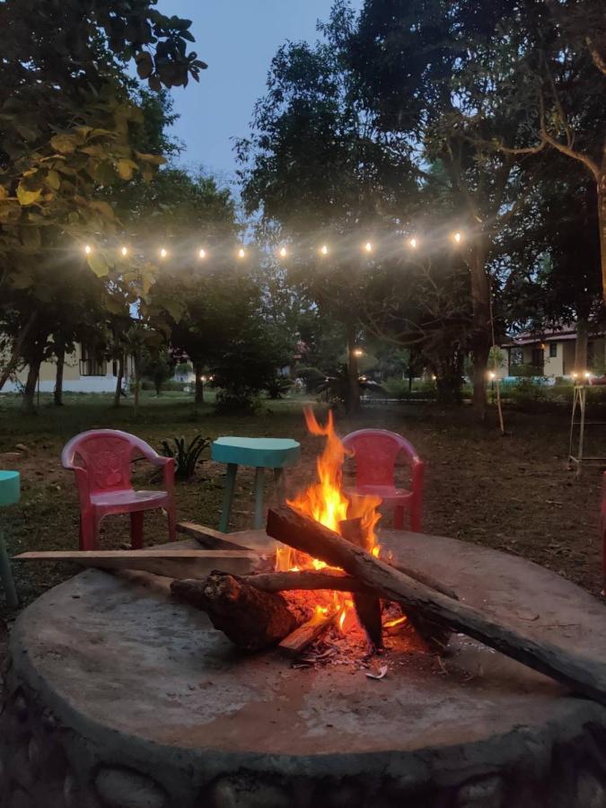 Bardia Forest Resort Bardiya Buitenkant foto